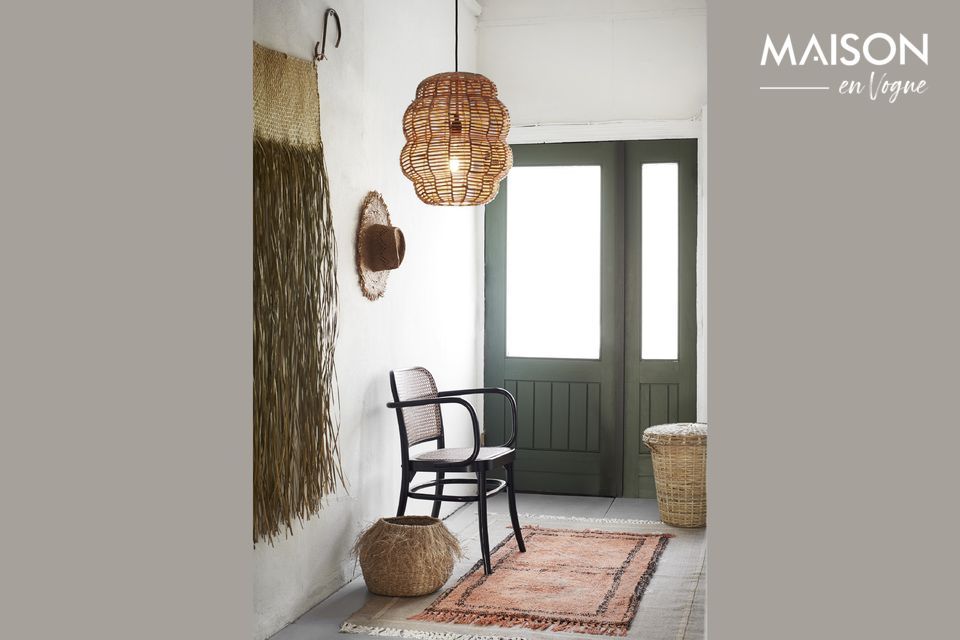 Para un interior a la vez elegante y exótico, la alfombra Charca es el objeto decorativo perfecto