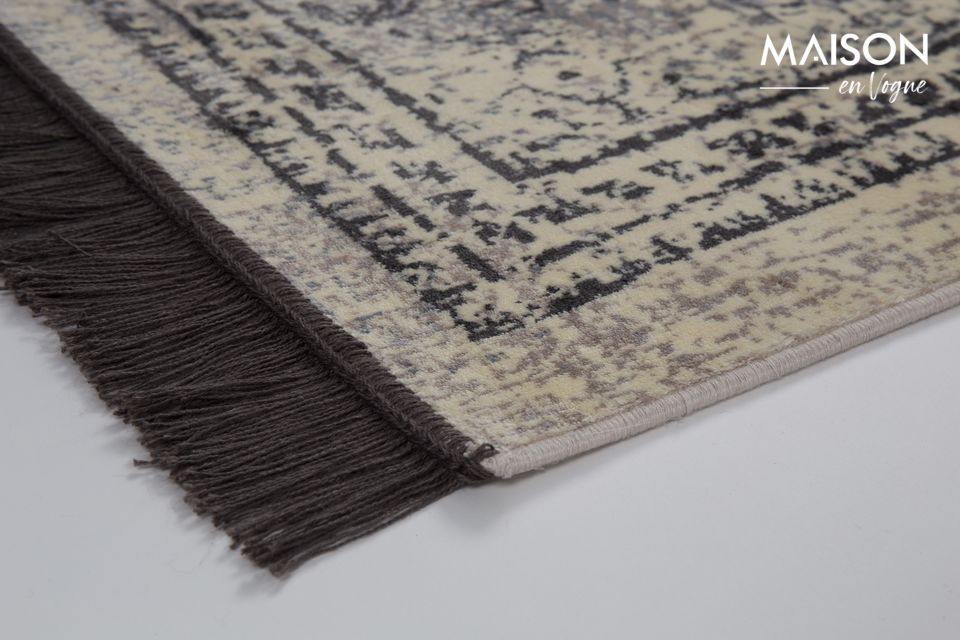 Su color fluctúa entre el gris de un ratón y el marrón topo