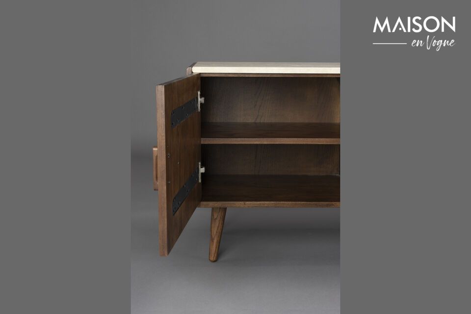 El aparador de madera beige Arda es una pieza que encarna la suavidad de un interior vintage