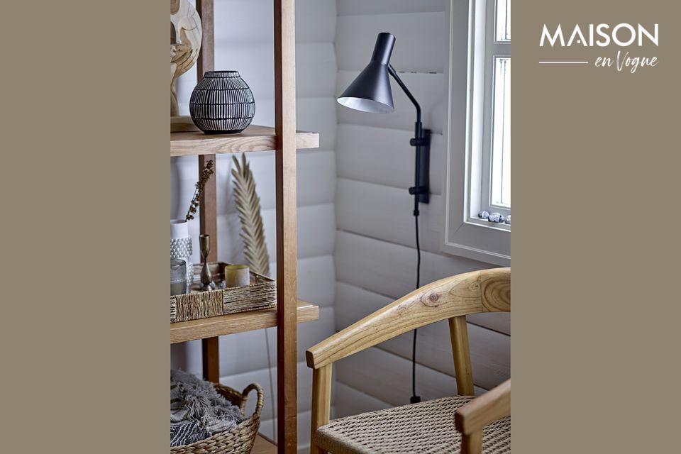 Un estilo nórdico puro para una lámpara de pared con acentos daneses