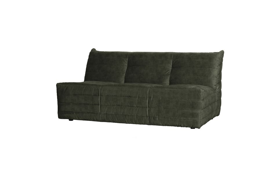 La funda de este sofá es de terciopelo suave y reconfortante, fabricado en poliéster 100%