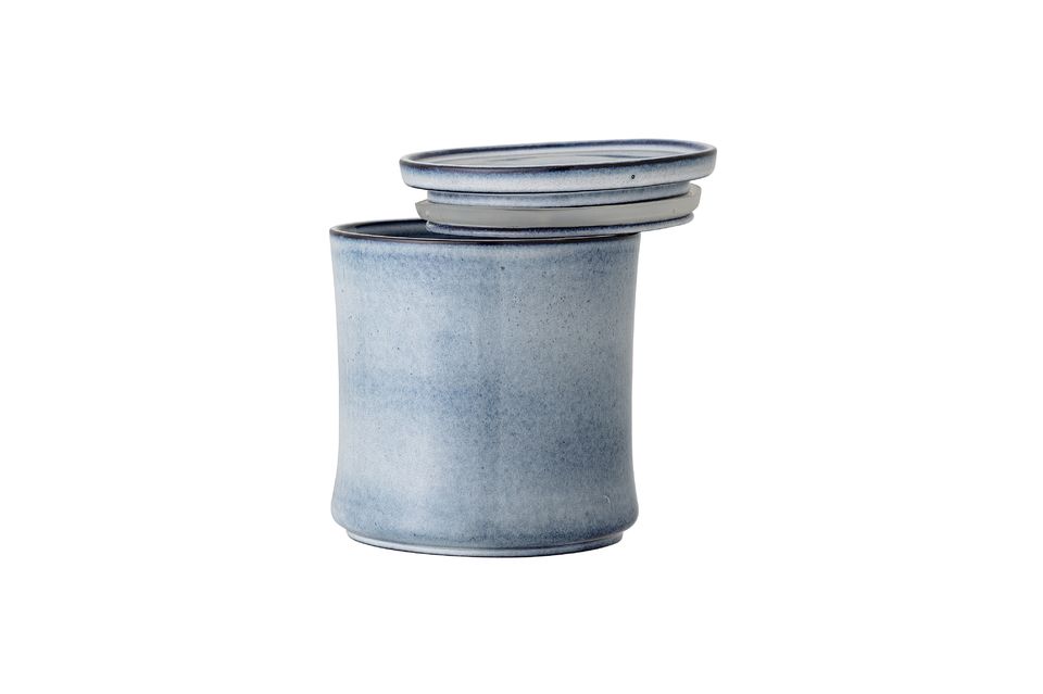 Bote de gres en un hermoso esmalte azul, con una tapa con una banda de silicona de alta calidad
