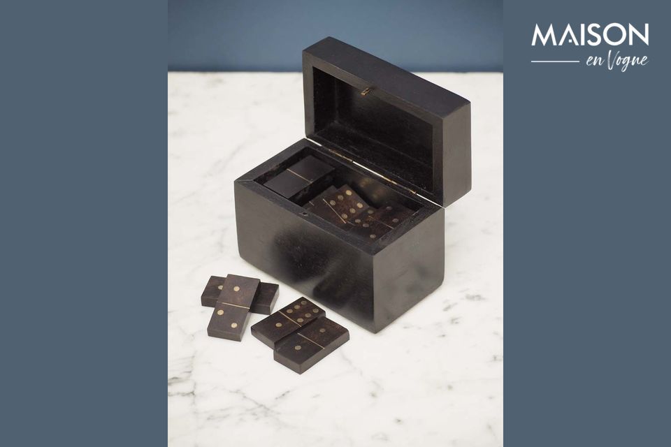 Una elegante caja de dominó con estilo auténtico