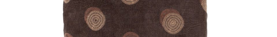 Descriptivo Materiales  Cojín de terciopelo marrón Riv