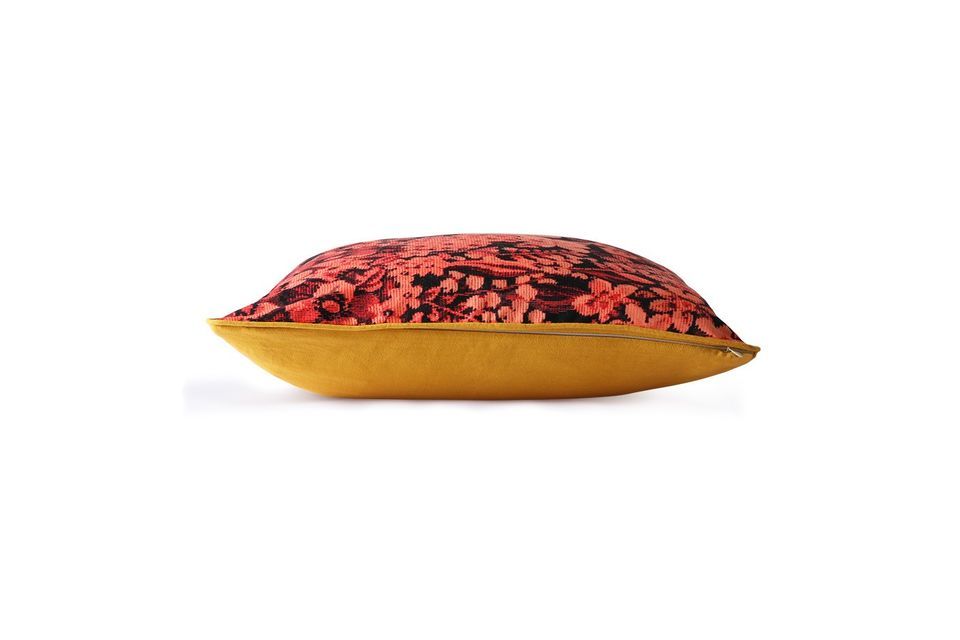 Añade flores a tu casa con este cojín cuadrado Jort rojo/amarillo impreso con motivos florales