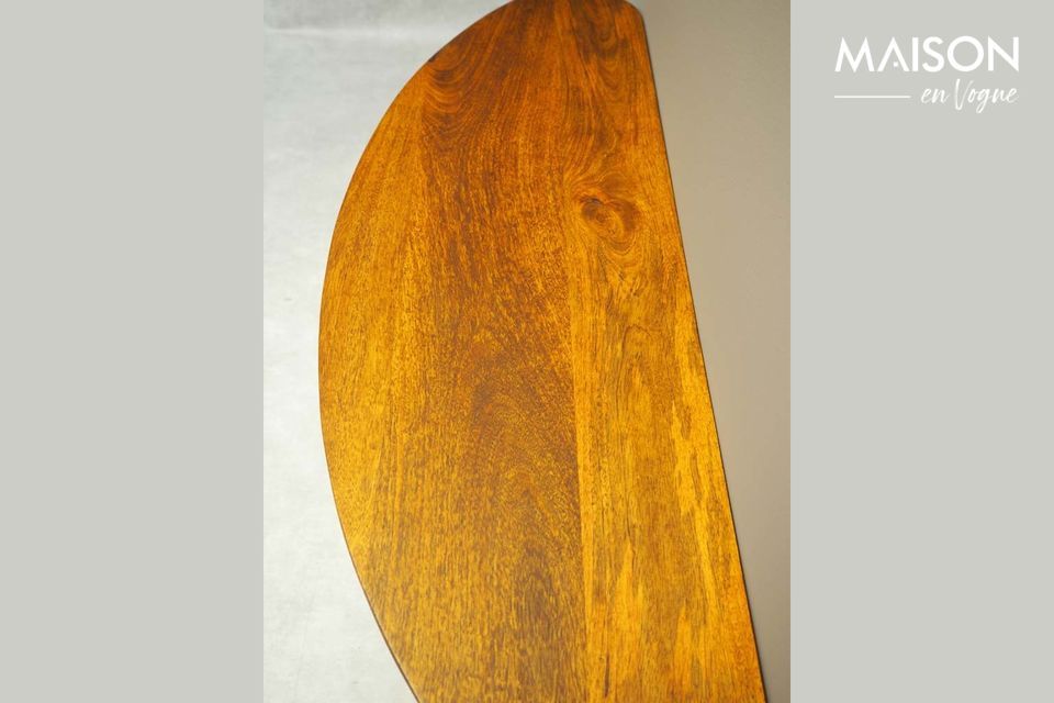 Una consola de árbol de mango con un diseño discreto