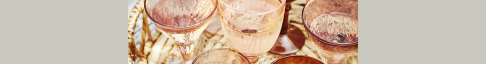 Descriptivo Materiales  Copa de vino de vidrio martillado naranja Marto