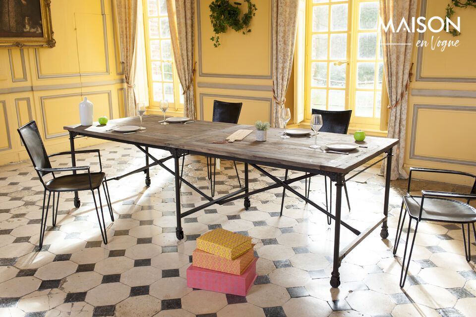 Muebles elegantes y funcionales para cualquier interior moderno.