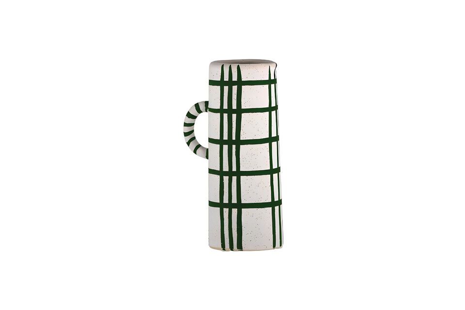 Esta jarra decorativa de cerámica blanca con líneas verdes de Lamothe aportará un toque de