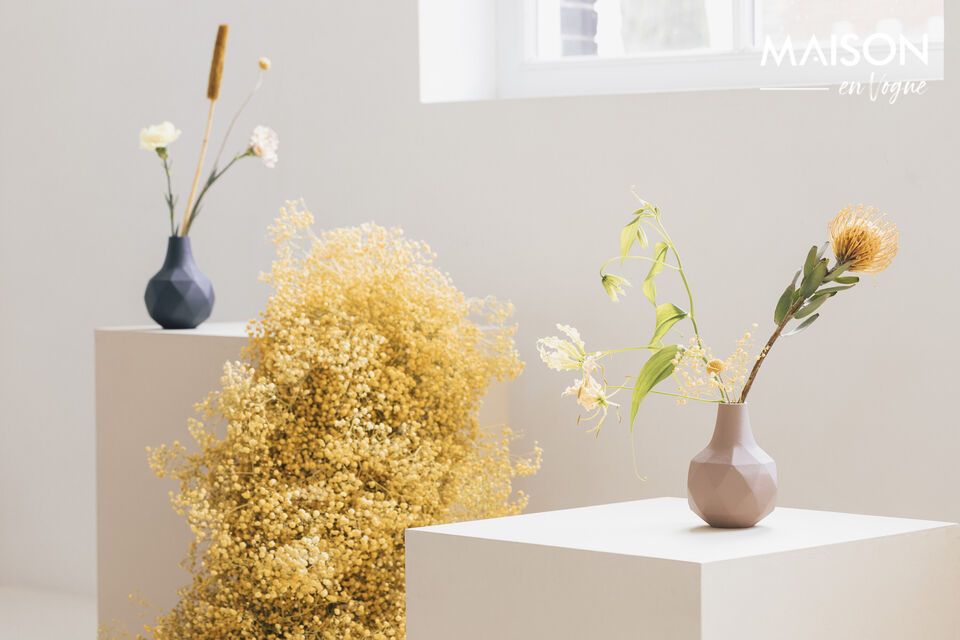 Ideal para contener sus flores favoritas o embellecer sus espacios incluso sin arreglos florales
