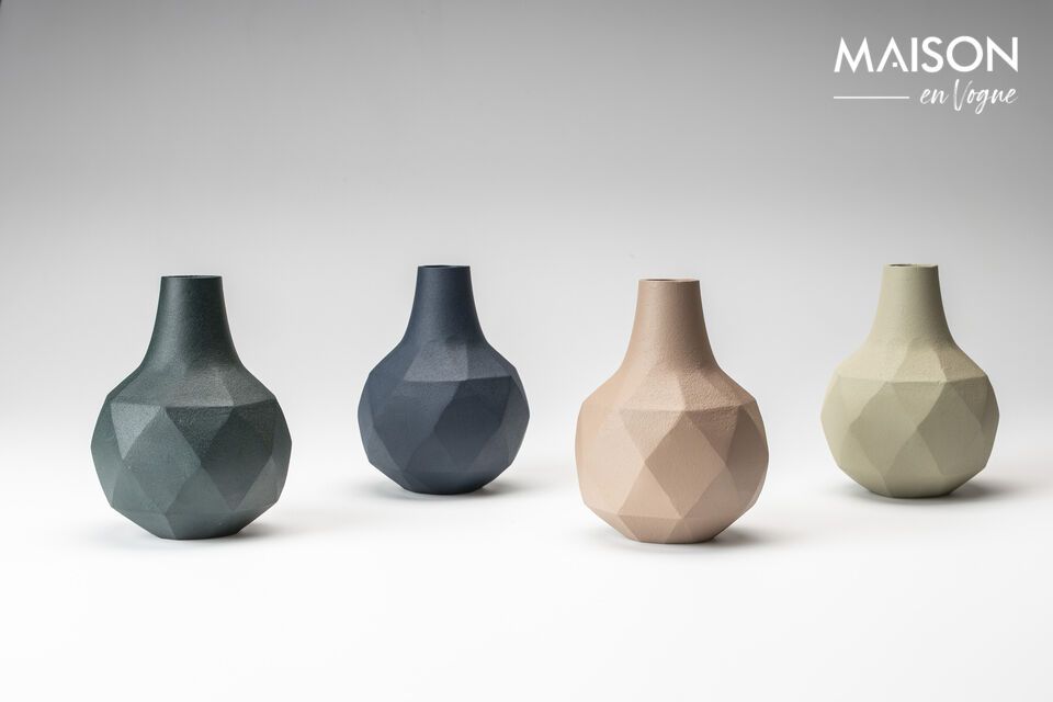Adopte el jarrón Bloom para una decoración que se mantiene intacta y con estilo a lo largo del