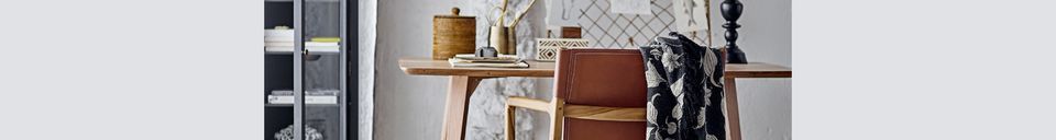 Descriptivo Materiales  Lámpara de mesa negra Sela