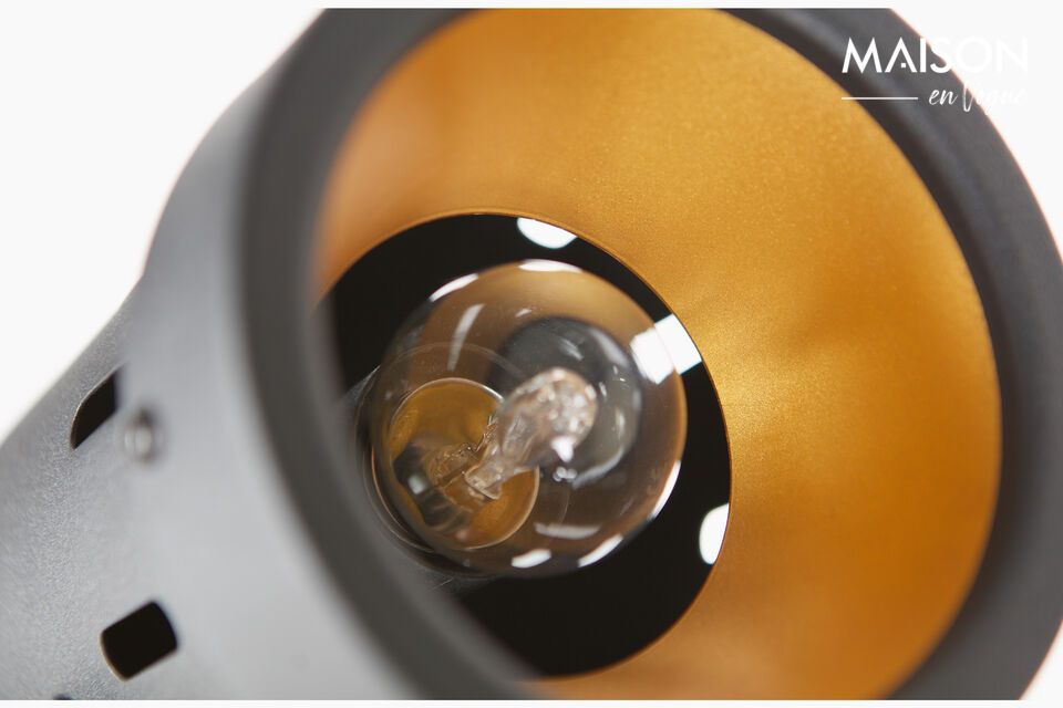 Esta lámpara no contiene fuente de luz, pero es compatible con una bombilla CE: E27/40W/230V