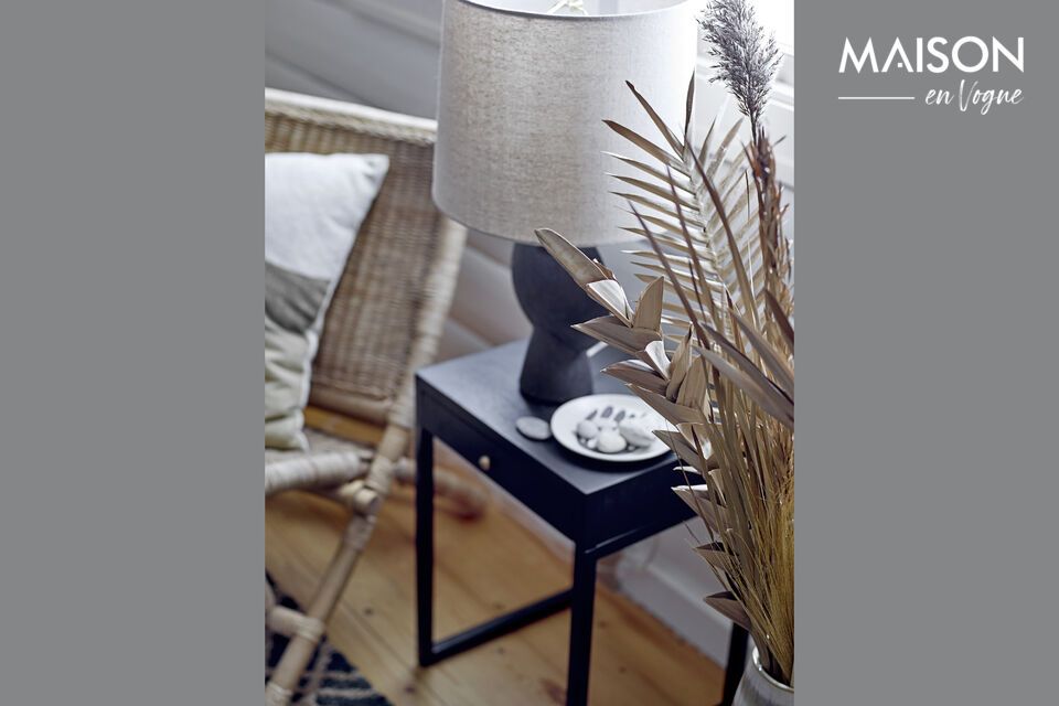 La lámpara de sobremesa Sergio es la elección perfecta para los amantes del diseño minimalista