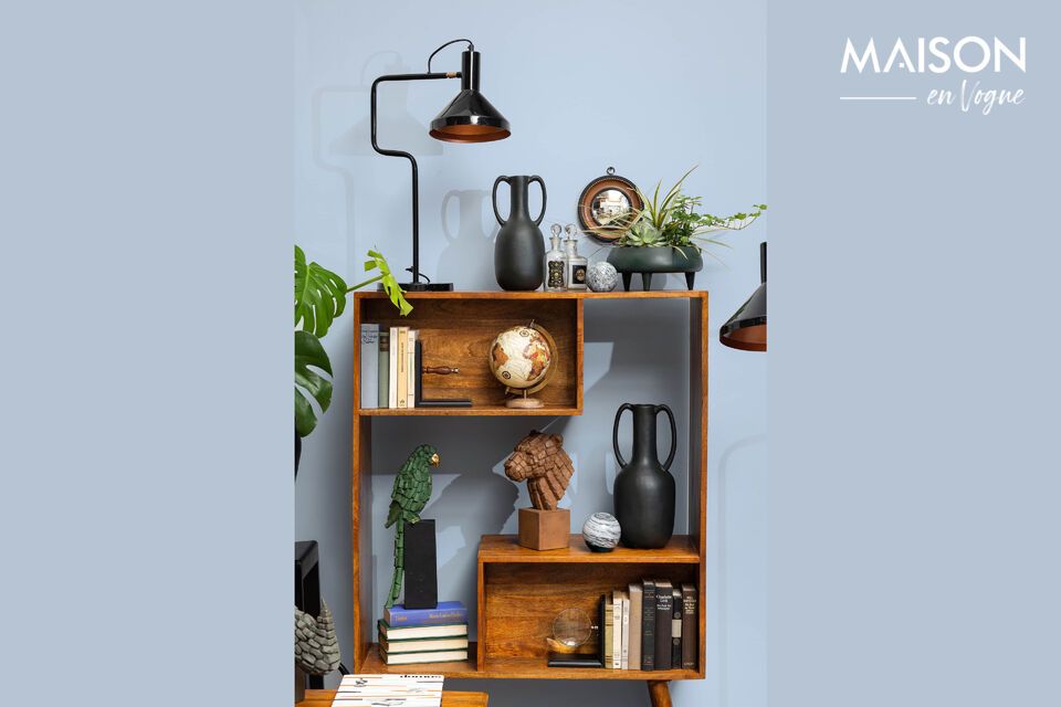 Piense tanto estética como funcionalmente con este refinado mueble