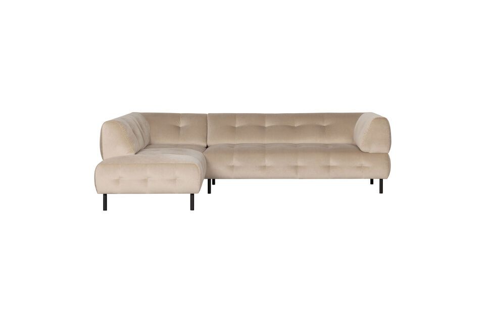 Este sofá esquinero es atractivo y de tamaño generoso