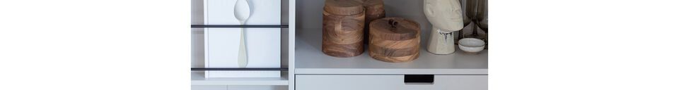 Descriptivo Materiales  Maceta de madera de acacia beige opalina con tapa