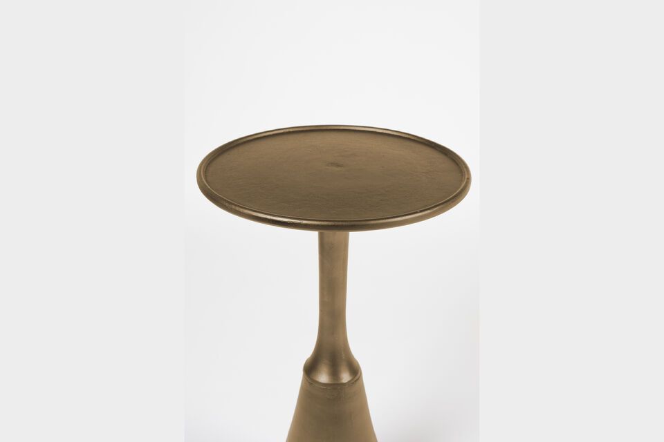 Su aspecto elegante y acabado brillante la convierten en una elección sublime que combina