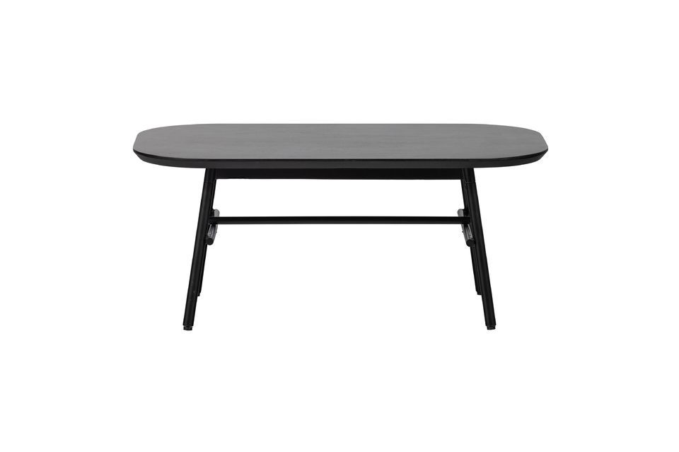 Esta esbelta mesa de centro de la marca holandesa VTwonen tiene un tamaño sutil y un diseño