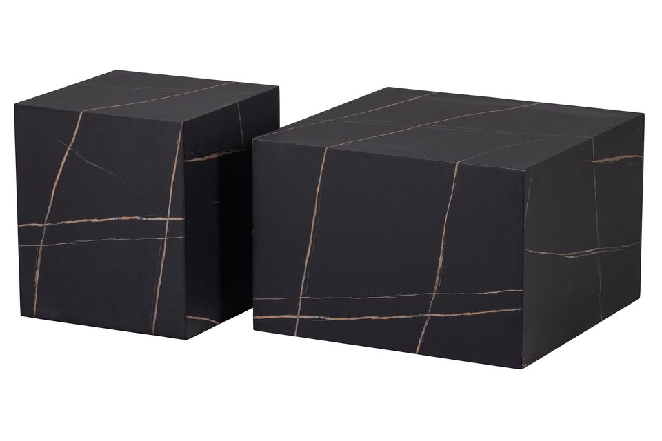 La mesa de centro con aspecto de mármol negro Benji es una auténtica obra de arte en sí misma