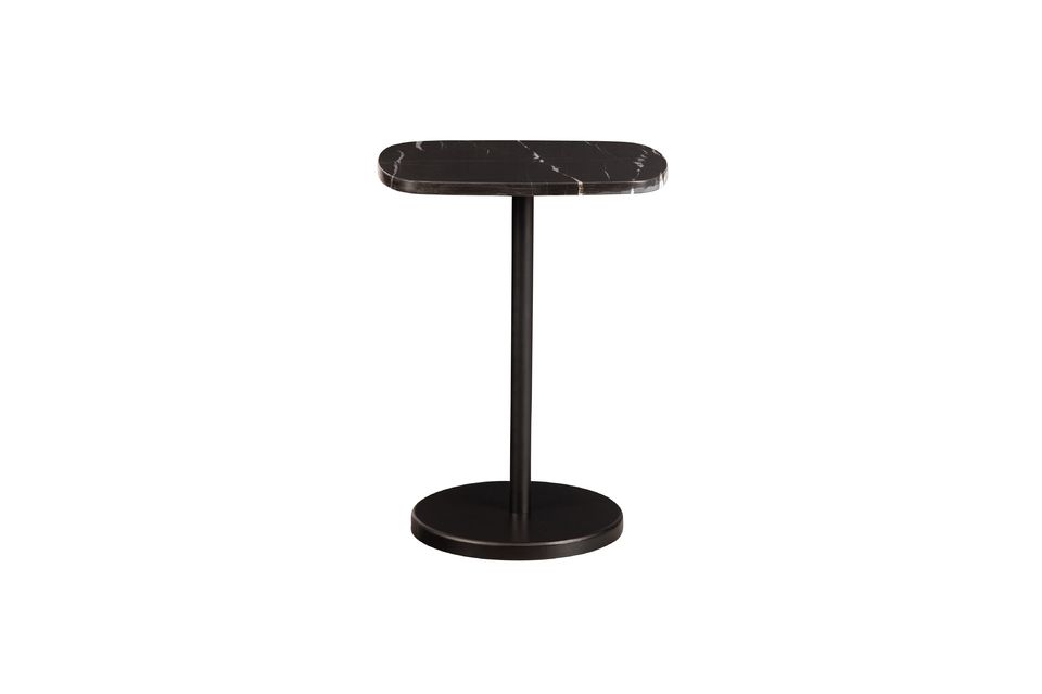 La mesa de centro de mármol negro Fola aporta por sí sola un toque de refinamiento a cualquier