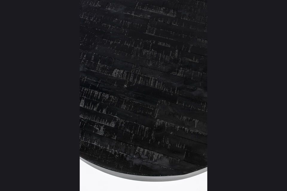 El elegante diseño de esta mesa de centro la convierte en la elección perfecta para quienes buscan