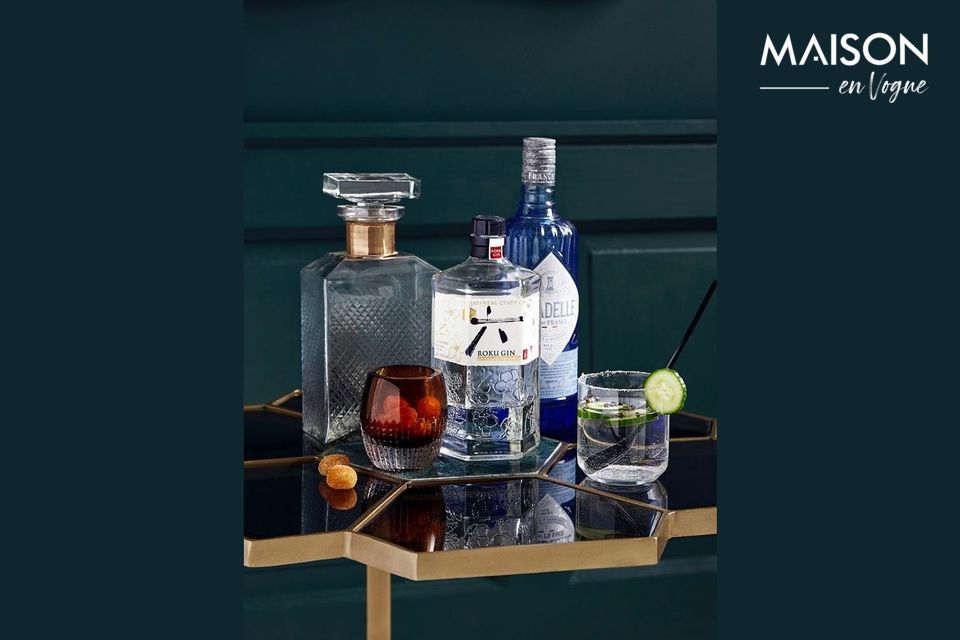 Una mesa original para un salón de diseño