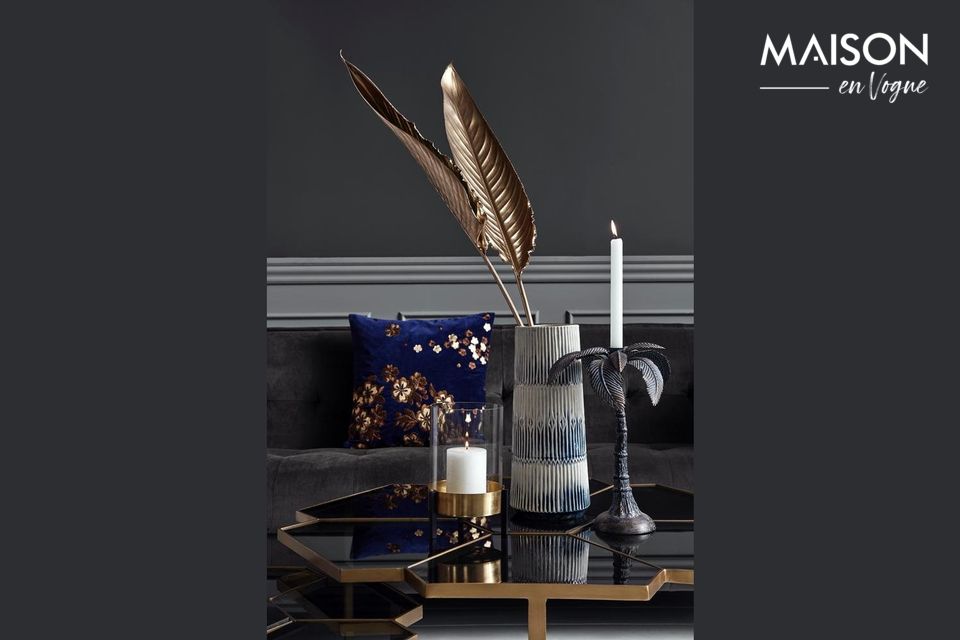 Una mesa de café no podría ser más contemporánea