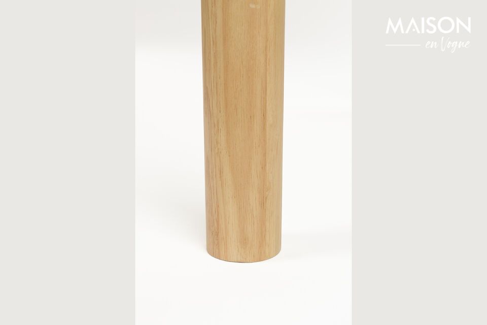 Las generosas dimensiones de la mesa