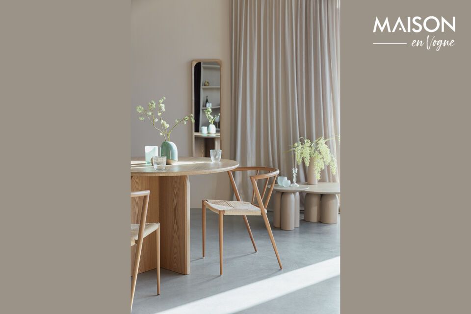 Sumérjase en un ambiente de convivencia con la mesa de comedor Laurent Beige de MDF