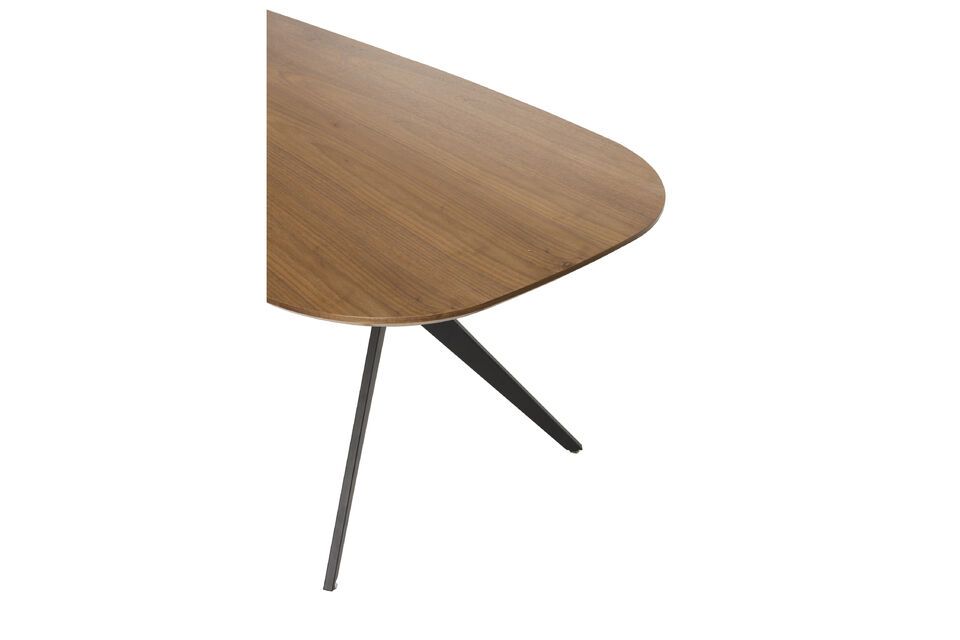 Imagínese disfrutar de una agradable comida alrededor de esta mesa