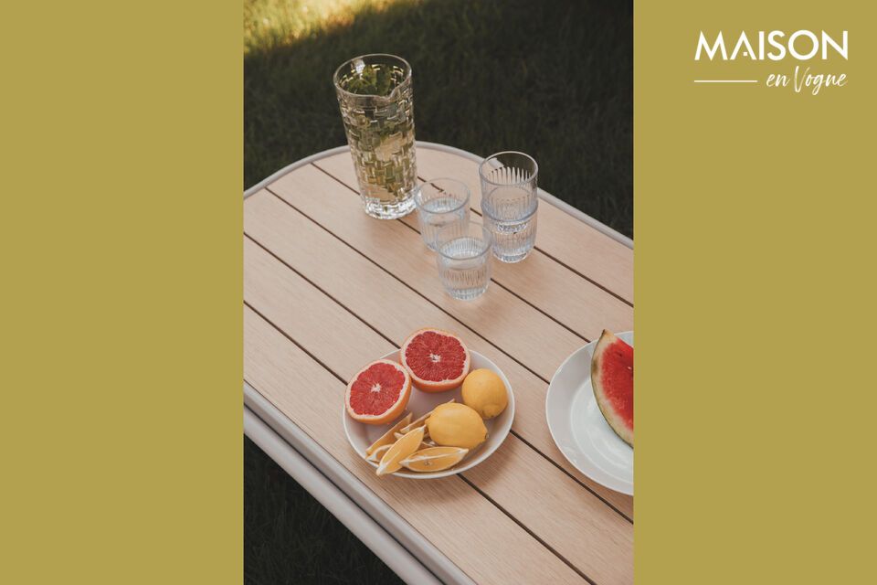 Elegancia y comodidad para sus momentos al aire libre.
