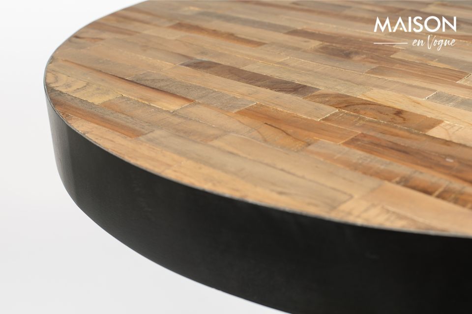 Una mesa de estilo bistrot en madera noble