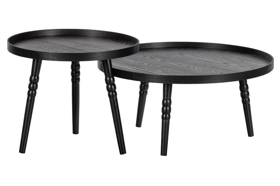 Los detalles clásicos de la mesa auxiliar grande de madera negra Ponto le confieren un aspecto
