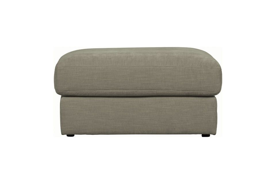Con cinco tonos de gris, este sofá aporta un toque cálido a su salón