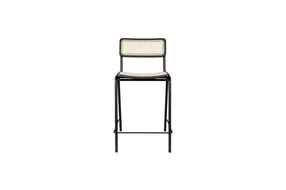 La elegancia se une a la modernidad en el diseño de la silla de mostrador Jort de metal negro y