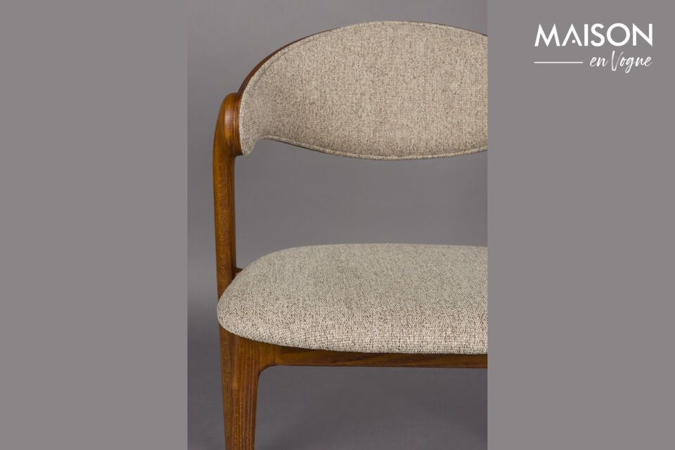 Sumérjase en una elegancia atemporal con la silla Babington de haya maciza beige