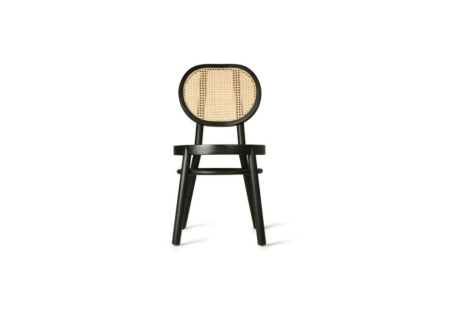 Hecho de madera negra, tiene un respaldo de mimbre natural para un estilo contrastante