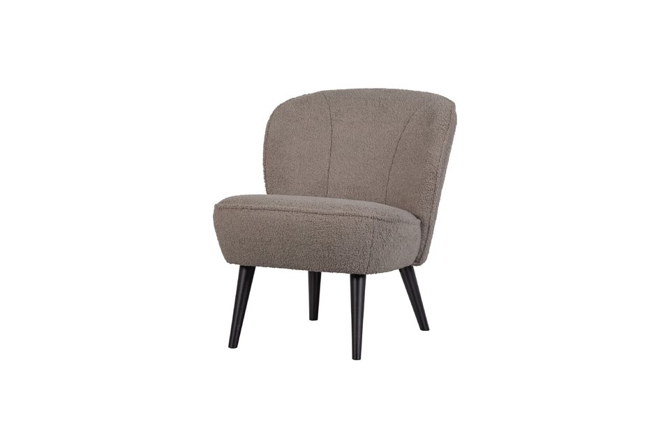 El sillón Teddy Grey Sara es sorprendentemente esbelto gracias a su agradable forma