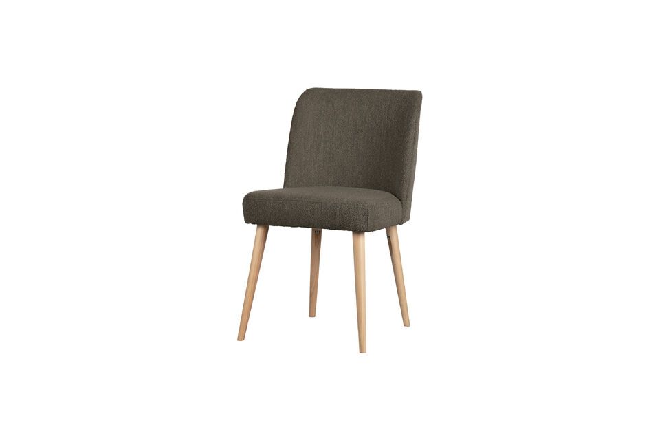 La silla de piel de oveja Force es una silla de comedor de estilo moderno y muy cómoda
