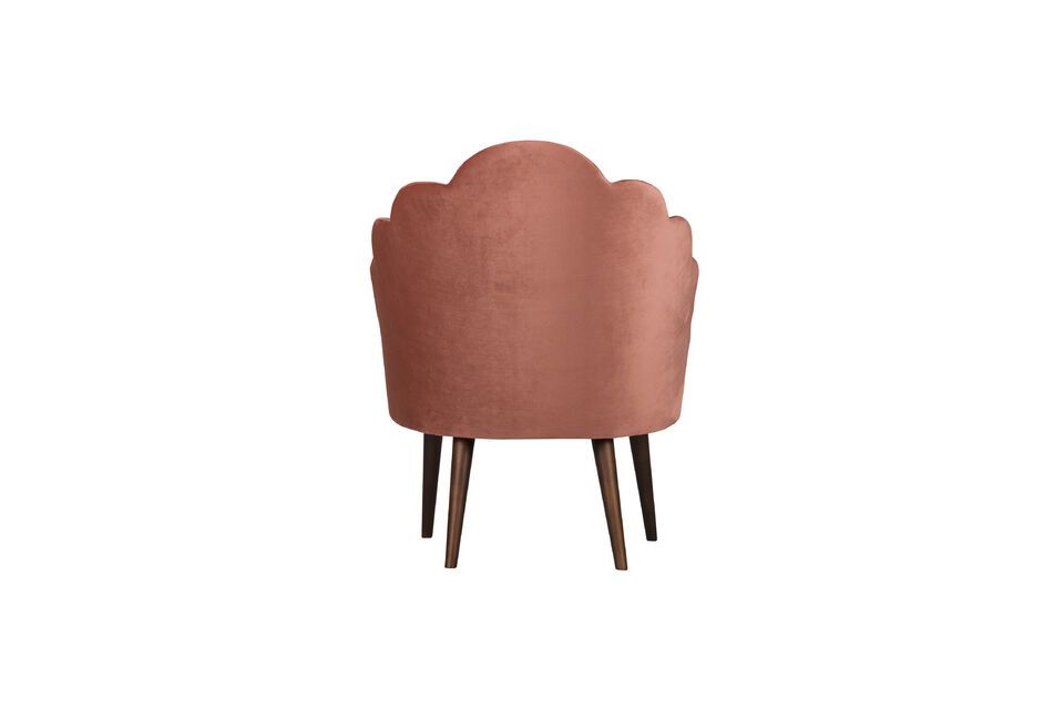 Las patas de la silla Shell son de madera para una mayor robustez