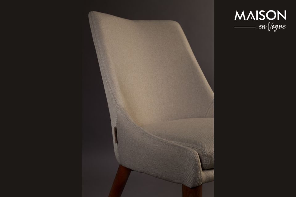 La fina pero muy resistente tela del asiento la convierte en una hermosa y extremadamente refinada