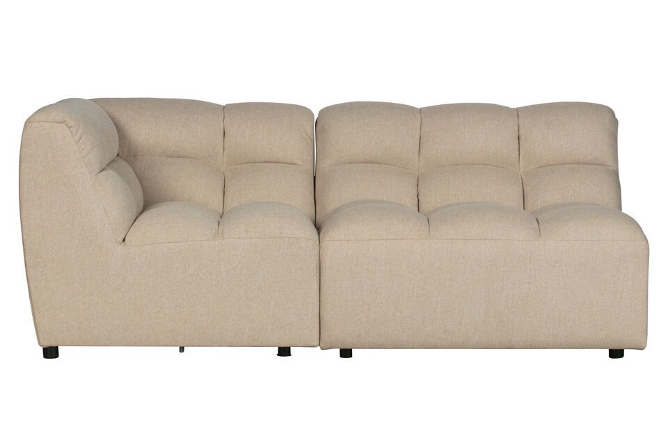 Con su moderno tapizado cosido en el asiento y el respaldo, es a la vez elegante y cómoda