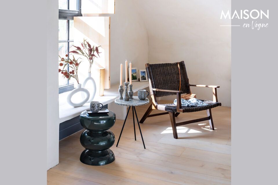 Añada un toque de naturaleza con este sillón de ratán.