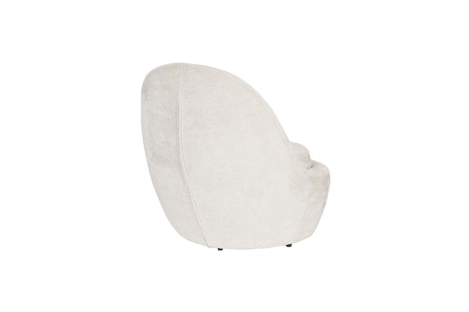Con sus armoniosas dimensiones de 61 x 61 x 83 cm
