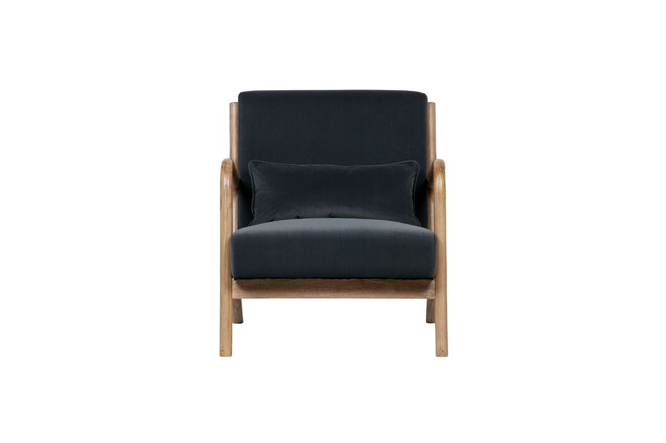 Magnífico sillón de terciopelo en madera de caucho.