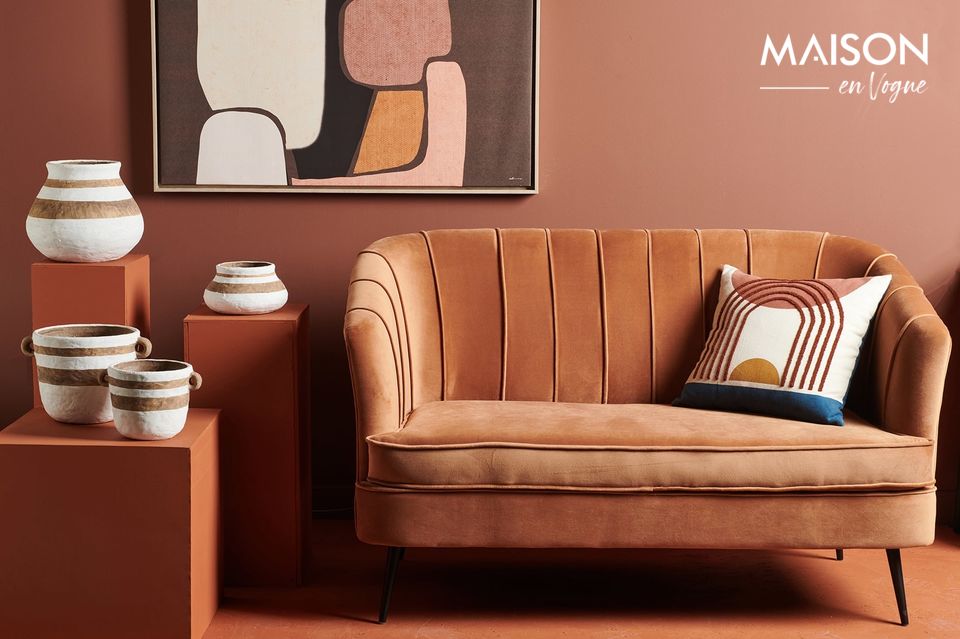 Este sofá de dos plazas en terciopelo quedará muy bien en su salón