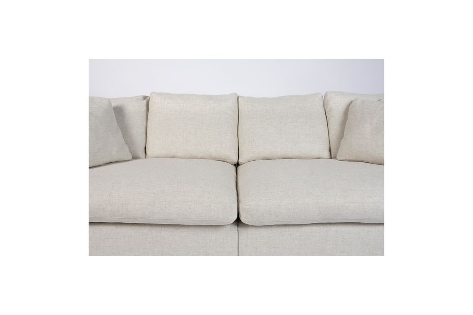 El sofá de tela color crema Sense también te permitirá recibir a tus invitados y ofrecerles un