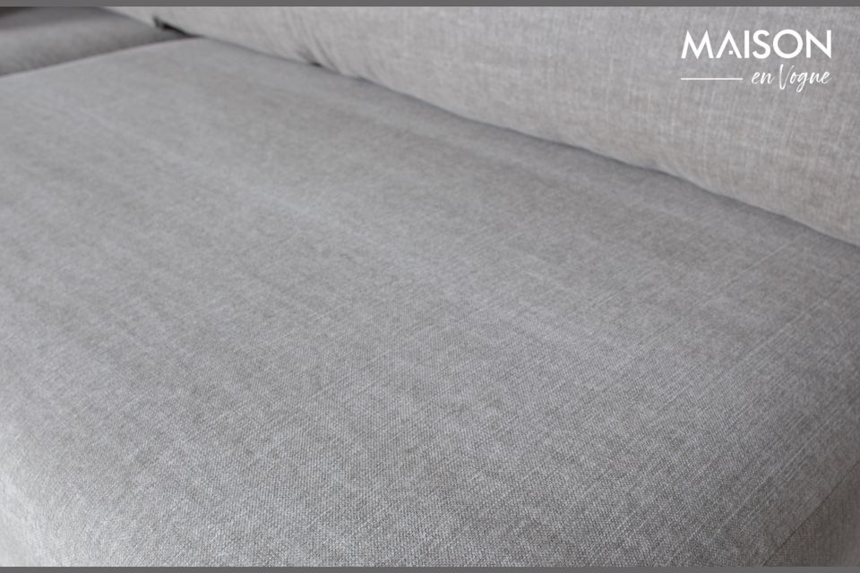 El sofá de 3 plazas Sleeve, en color gris, proviene de la colección de la marca holandesa VTwonen