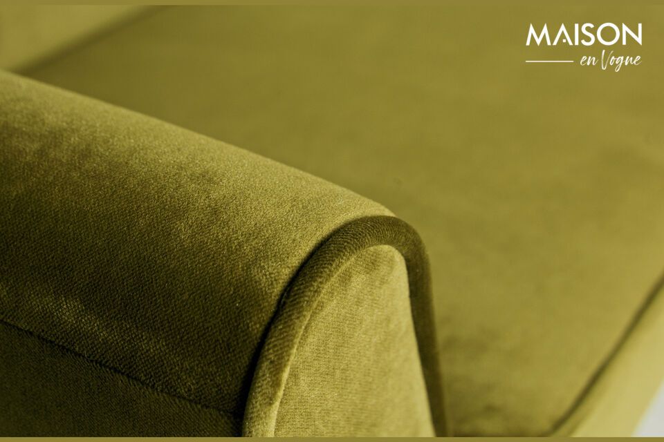 El sofá de diseño puro de MADERA es una pieza que aportará carácter a su hogar